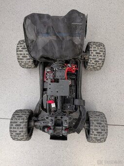 RC auto Punishera4 - 4