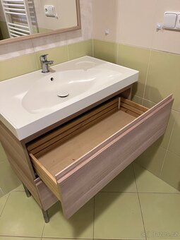 Koupelnová skříňka Ikea + zrcadlo - 4