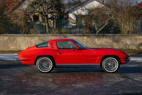 Chevrolet Corvette C2 327 cu in (5.4 L) - 4