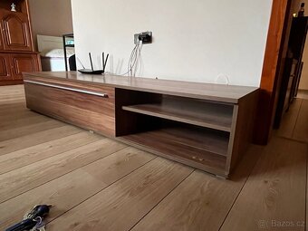 Sestava skříní - TV stolek - 4