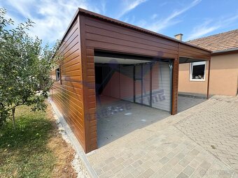 Plechová garáž 8x5 s přístřeškem - sekcni vrata - 4
