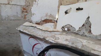 Kajutový motorový člun na opravu - 4