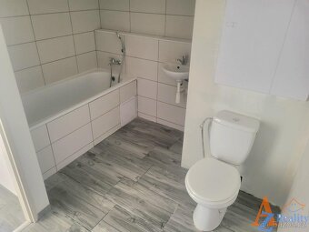 Nabízíme dlouhodobý pronájem bytové jednotky, 3+1/L, v ulici - 4