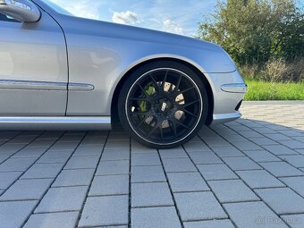 Mercedes-Benz E55 AMG V8 kompresor - 4