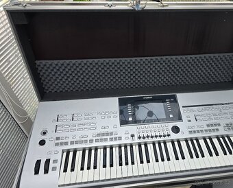 Yamaha tyros 4 - 4