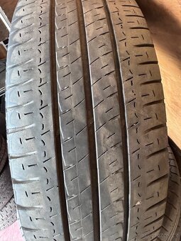 235/65 R16C Michelin - 4