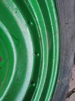 Prodám přední kola na ZETOR25 - 4