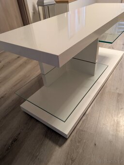 Televizní stolek - 4