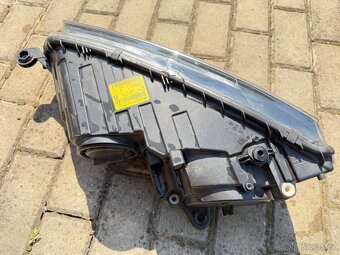 Prodám pravé přední světlo Octavia 3 před Fl - 4