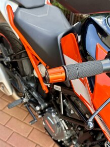 Ktm duke 125 2019  (TOP STAV) - 4