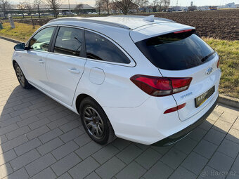 Hyundai i30 combi 1,5gdi 2022 v záruke - 4
