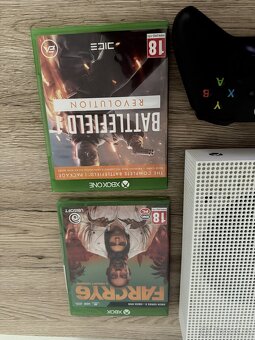 Xbox One s - 4