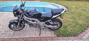 Suzuki SV650 K3 - 4