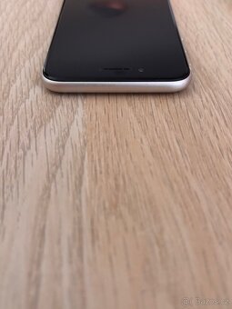 iPhone SE 2022 - 4