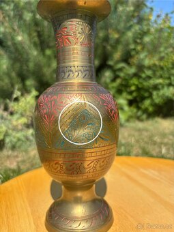 Mosazné dekorativní vázy a popelník – Indie, ruční rytí - 4