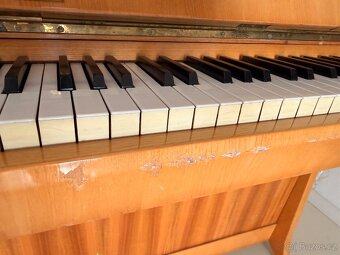 Prodám pianino PETROF - 4