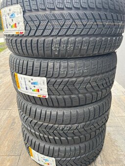 Zimní sada Pirelli Winter Sottozero 3   245/40 R19 - 4