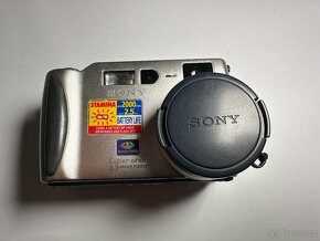 Sony DSC-S70 Cyber-shot Retro - 4