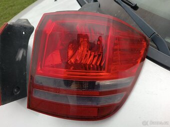 Dodge Journey . Zadní světla - 4