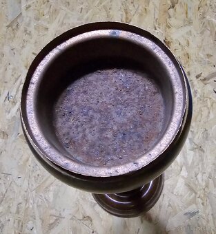 Dřevěný popelník, uvnitř měď. - 4