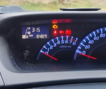 Daihatsu Materia - 4