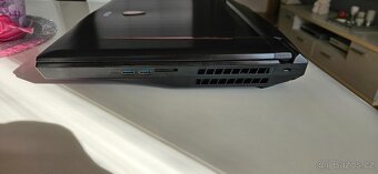 MSI Titan - 4