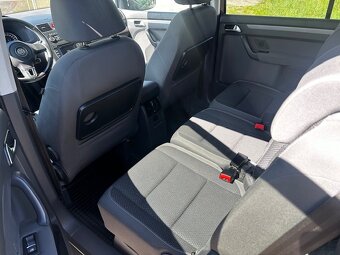 VW Touran 2.0TDi, r.2011, 1.maj., serviska, STK, zimaky - 4