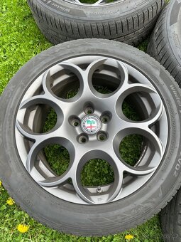 Prodám originální sadu ALU kol Alfa Romeo 17” s pneu - 4