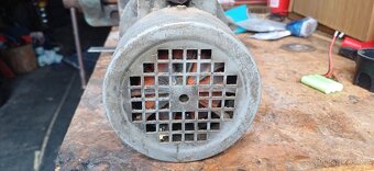 Elektromotor MEZ Mohelnice 0.25 kW 2830 ot/min - 4
