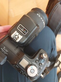Sony Cyber-shot DSC-F828 - 4