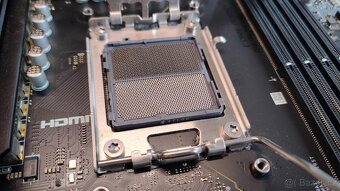 MSI MAG B650 TOMAHAWK WIFI - 4