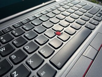 konvertibilní Lenovo ThinkPad X1 Yoga 5th - i7-10610 / 16GB - 4