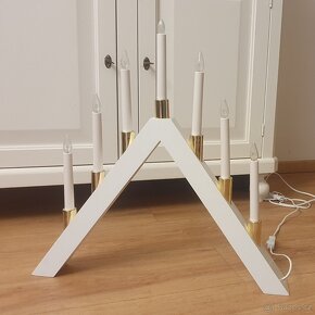 Elektrický sedmiramenný svícen Halla White - 4