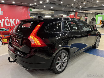 Volvo V60 2.4 D4 AWD 140kW R-Design Momentum 2018 - 4
