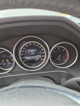 Mercedes Benz E220d 2015 W212 sedan - 4