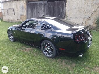 Ford Mustang - 4