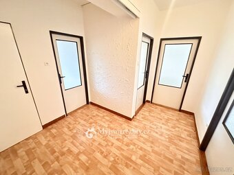 Prodej bytu 3+1 73 m2, užitná plocha 95 m2 + pozemek/zahrada - 4