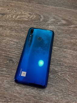 Prodám Huawei Y7 2019 – včetně nabíječky a krytu - 4