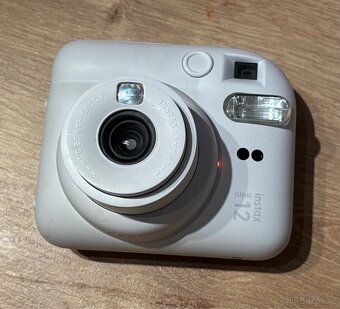 Fujifilm Instax mini 12 bílý - 4