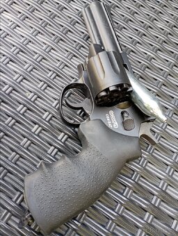 Vzduchový revolver Gamo cal. 4,5 mm, na CO2, PC 3.000 Kč - 4