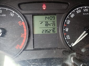Prodám Škoda fabia 2. 1,2 htp lpg - 4