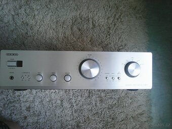 Zesilovač Onkyo - 4