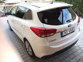 Kia Carens - 4