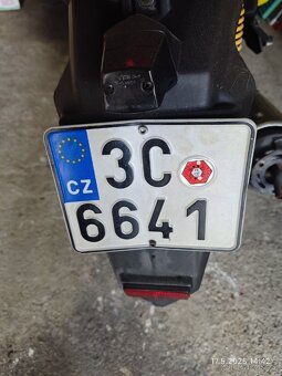 Motorka KYMCO SUPER8 50 CK50QT-6 Žlutá modrá - 4