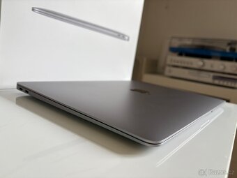 Apple Macbook Air M1 2020 kupován 8/22 - 4