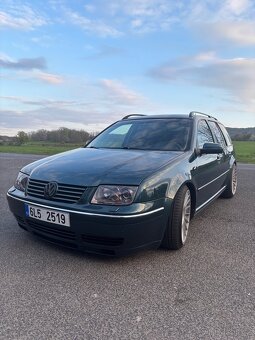 Volkswagen Bora 2.3 V5 125kw Highline - 4