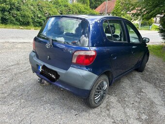 Toyota Yaris 1,0 VVT-i 50 KW r.v. 2000 - 4