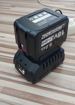 Nabíječka Akumulátorů 18-21V pro baterie Makita 18V, nové. - 4
