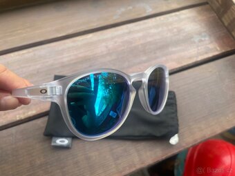Oakley Latch Clear/Prizm Sapphire Polarized - 4