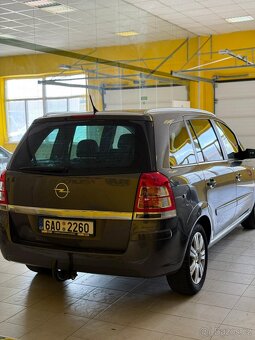 Opel Zafira 1.8 103kW - 7 míst r.v. 2009 - 4